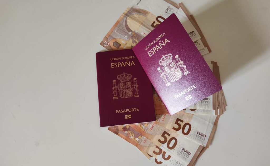 Spanish residence card of a Golden Visa holder, renewable in five-year blocks
